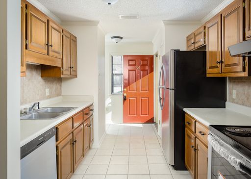 2424 Roberts Lane, Unit C-26 – photo 1