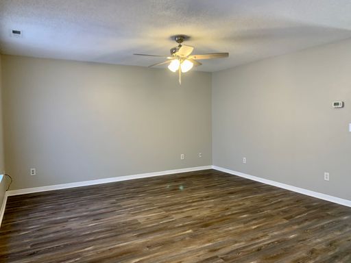 505 Dickson Street Unit B-7 Tuscumbia, AL 35674 (2BD/2BA)