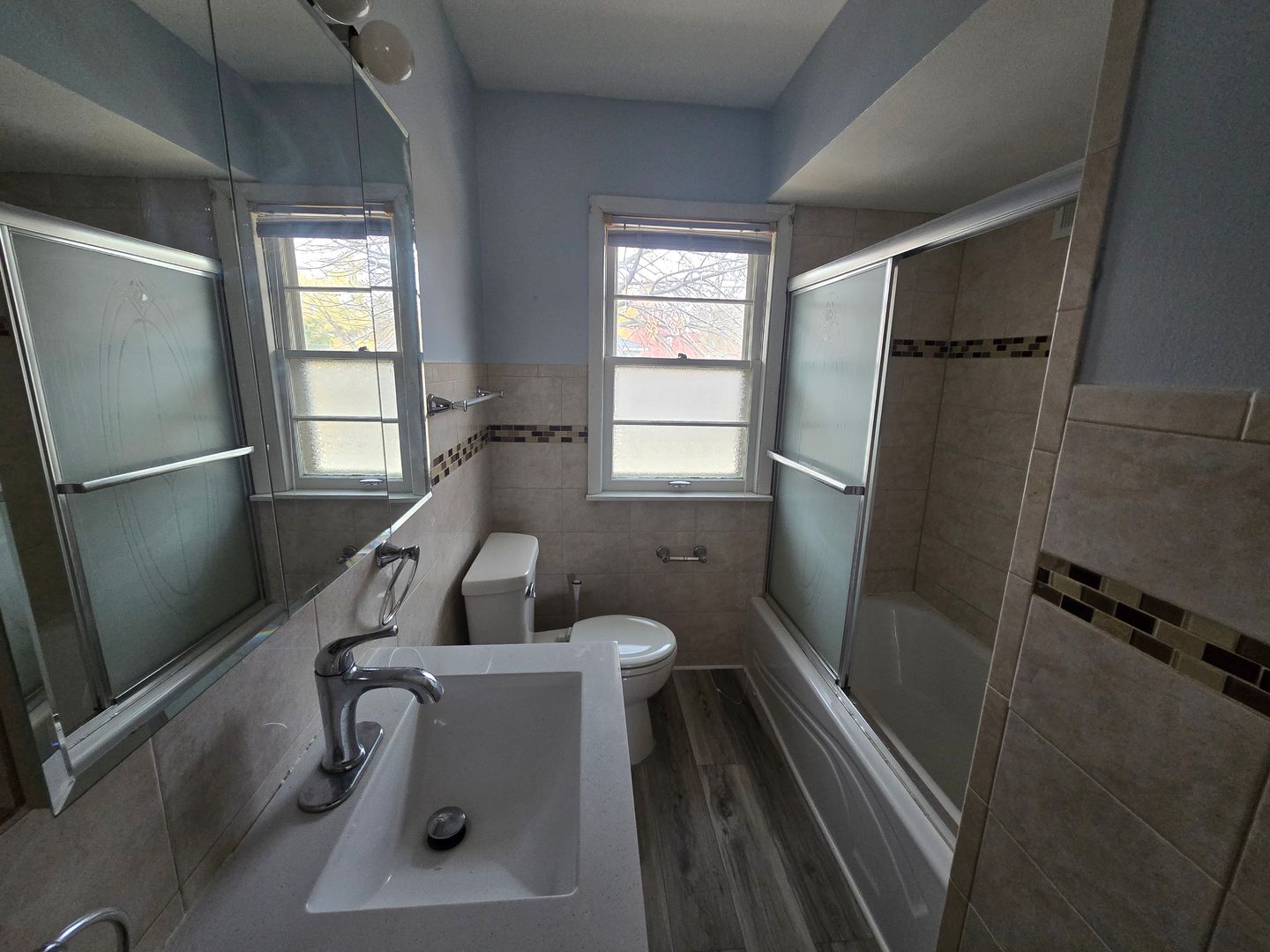 Shorewood Apartment: 4338-40 N Sheffield Ave