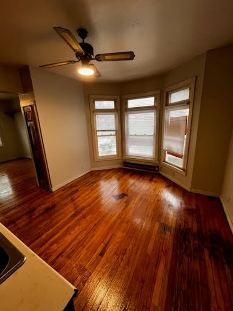 Milwaukee Apartment: 2001-7 S. 15th St