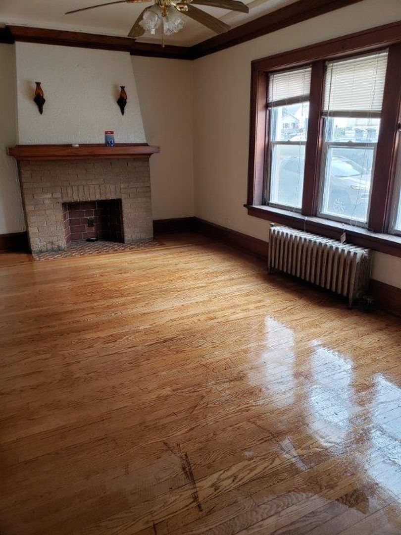 Milwaukee Apartment: 816 W. Greenfield Ave.