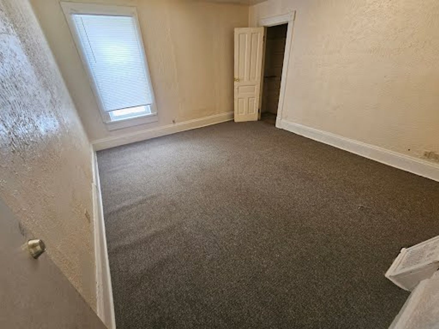 Milwaukee Apartment: 2517 W GARFIELD AVE