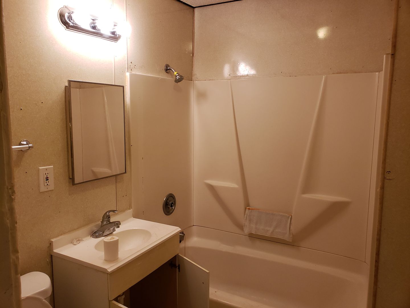 Milwaukee Apartment: 1426-36 S 31st St.