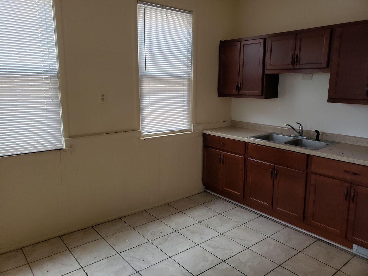 Milwaukee Apartment: 1426-36 S 31st St.