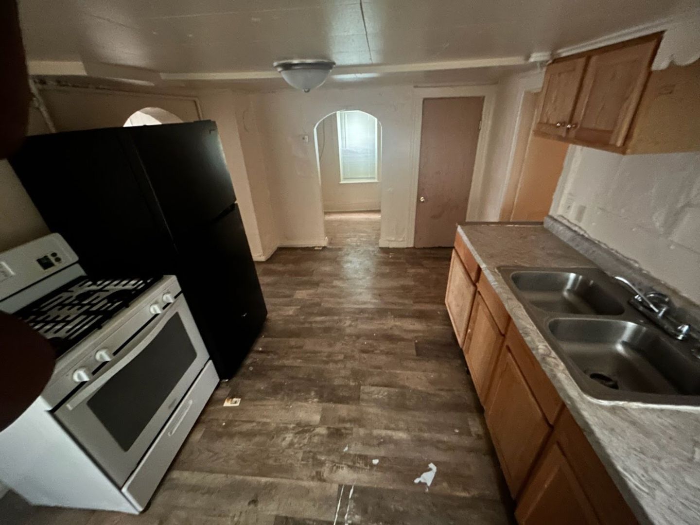 Milwaukee Apartment: 2478 S 5th Place