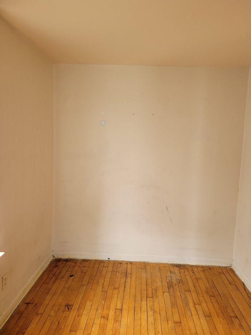 Milwaukee Apartment: 2323-2337 S. 5th St.