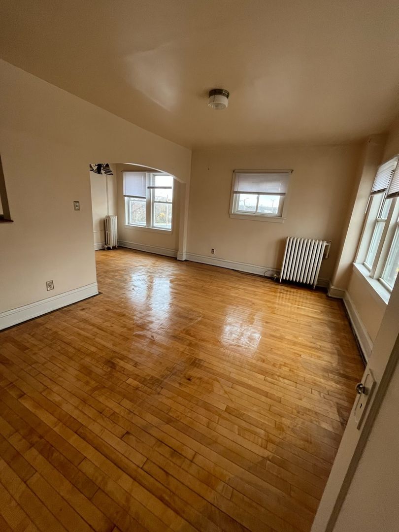 Milwaukee Apartment: 2327 W. Michigan St.