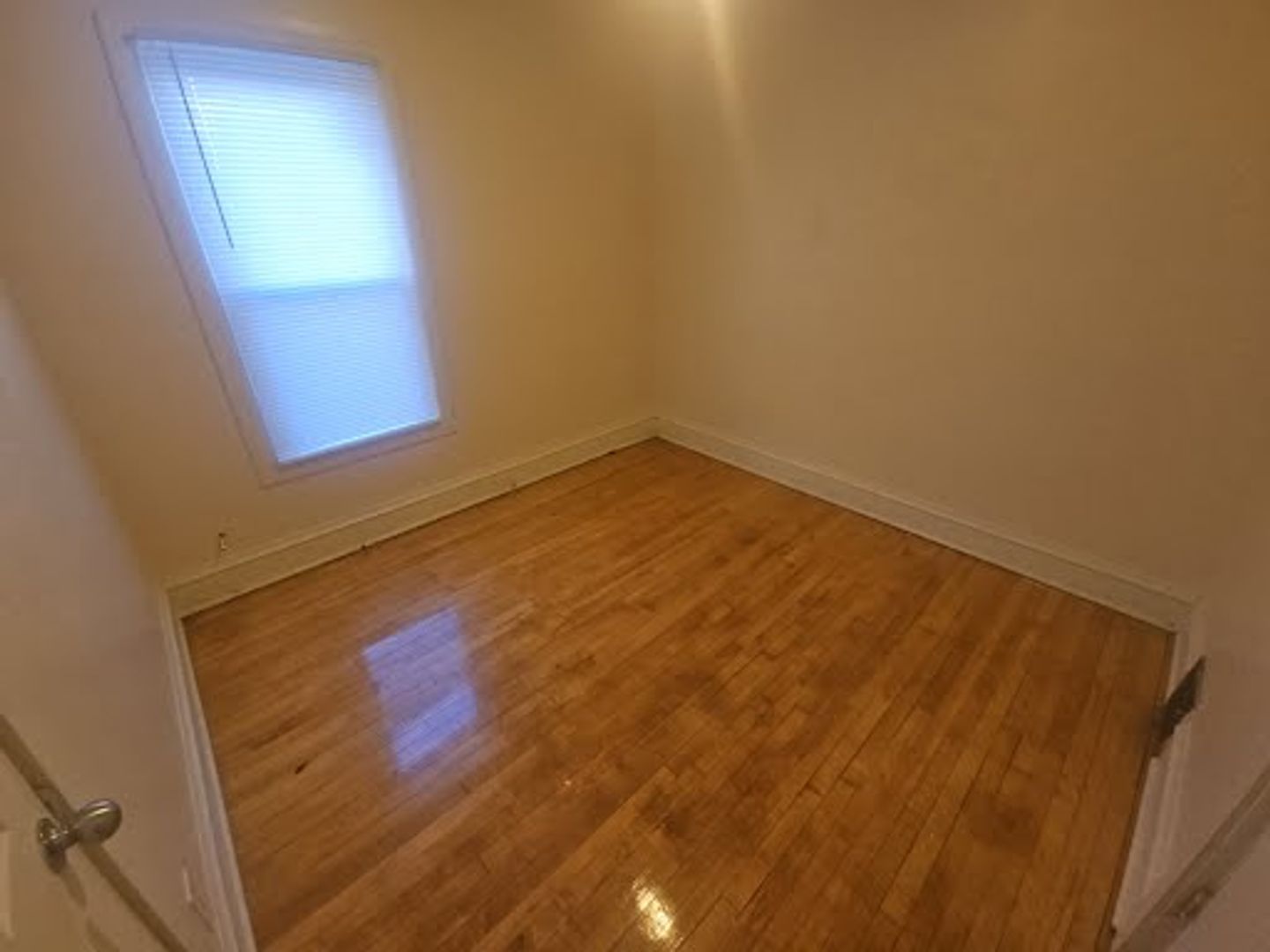 Milwaukee Apartment: 2749 N 34th St