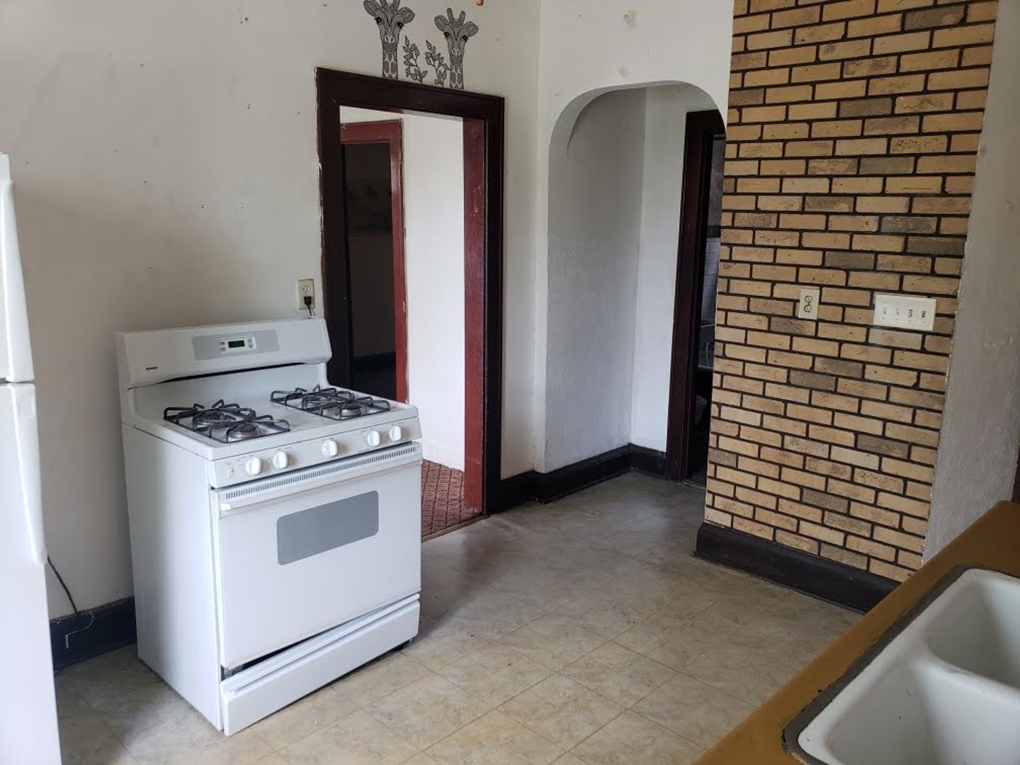 Milwaukee Apartment: 2366 S 9th St