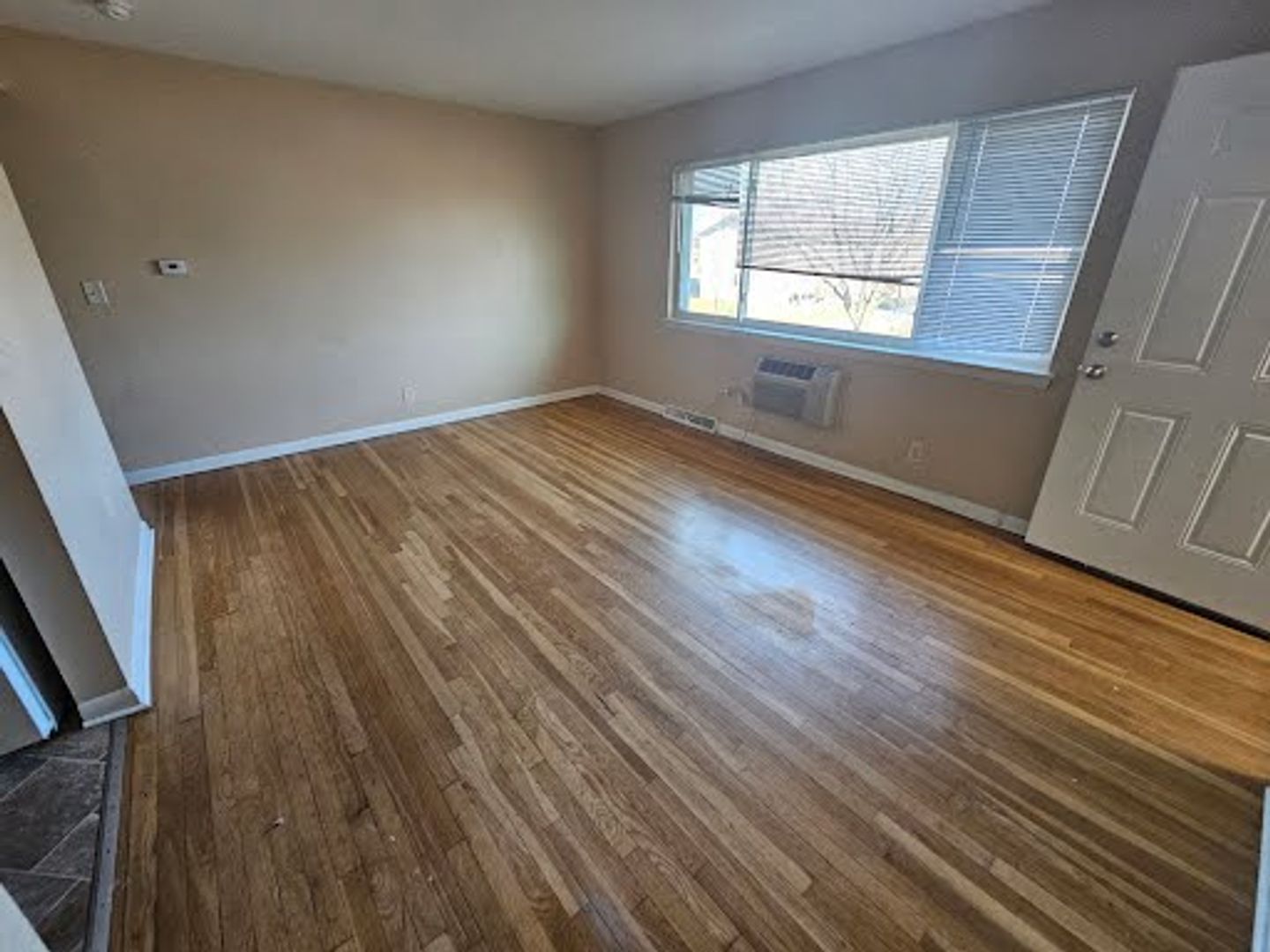 Milwaukee Apartment: 6039 N 63rd St.