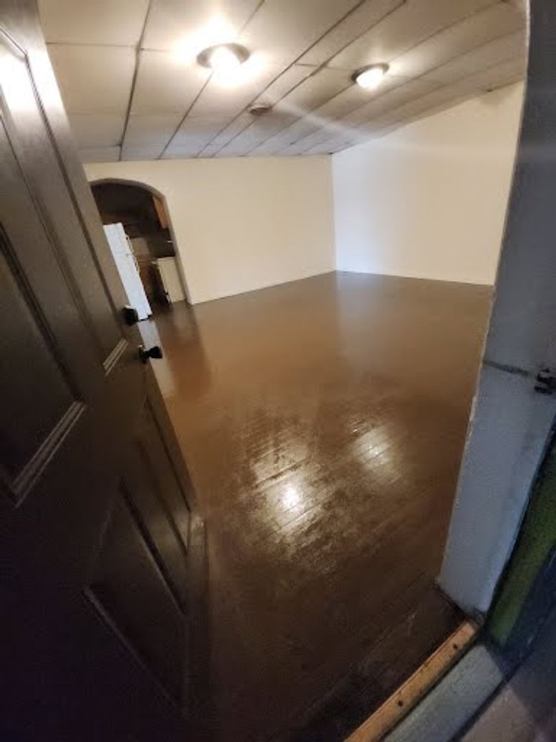 Milwaukee Apartment: 2323-2337 S. 5th St.