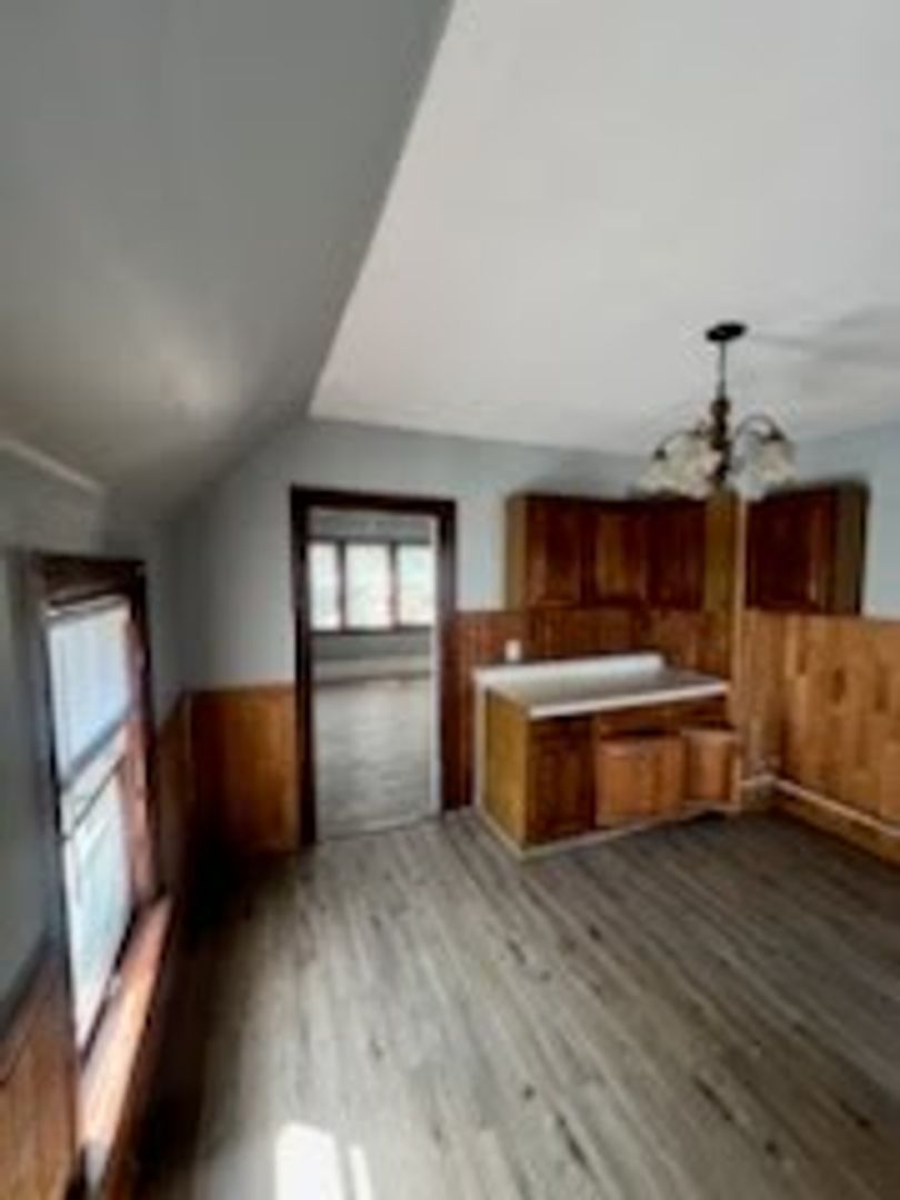 Milwaukee Apartment: 2146 S Aldrich St