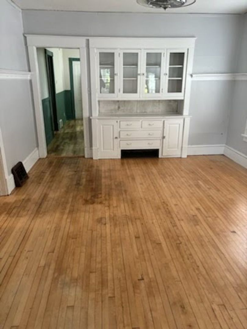 Milwaukee Apartment: 3071 S Wentworth Ave