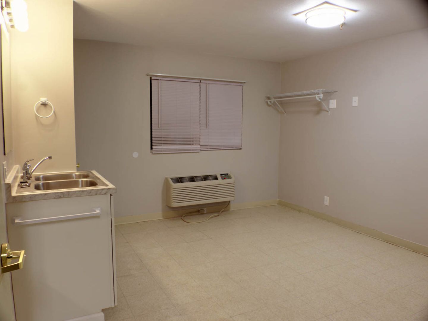 Twin Falls Apartment: 640 Filer Ave W