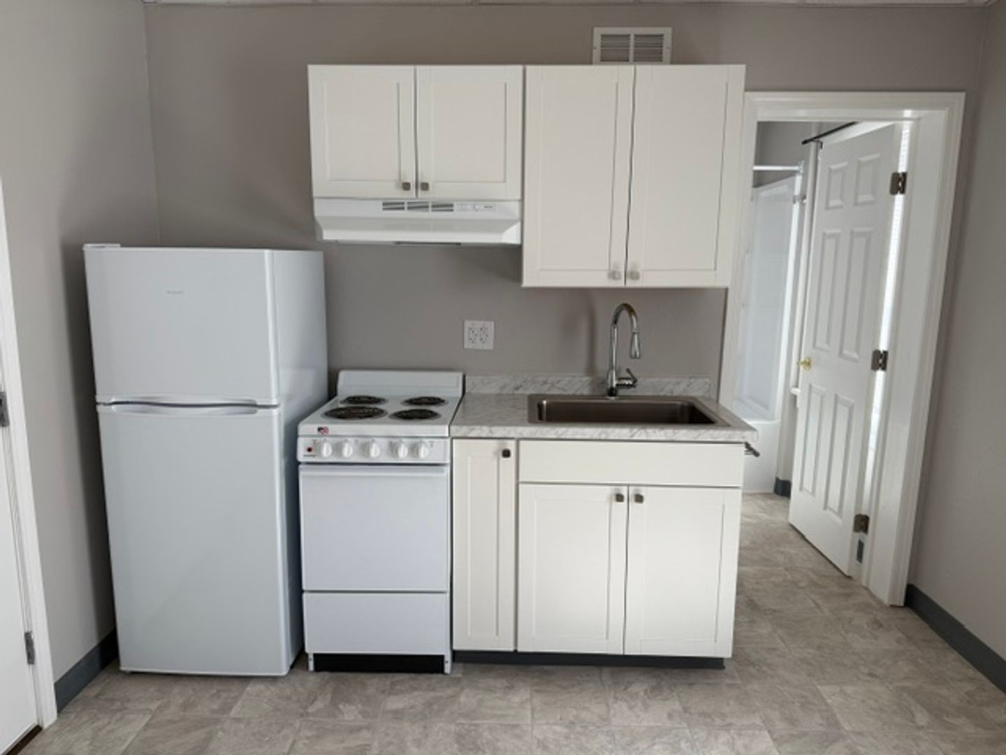 Eden Apartment: 190 Wilson Ave E