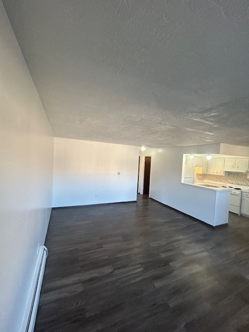 Stickney Apartment: 4221 South Harlem Avenue
