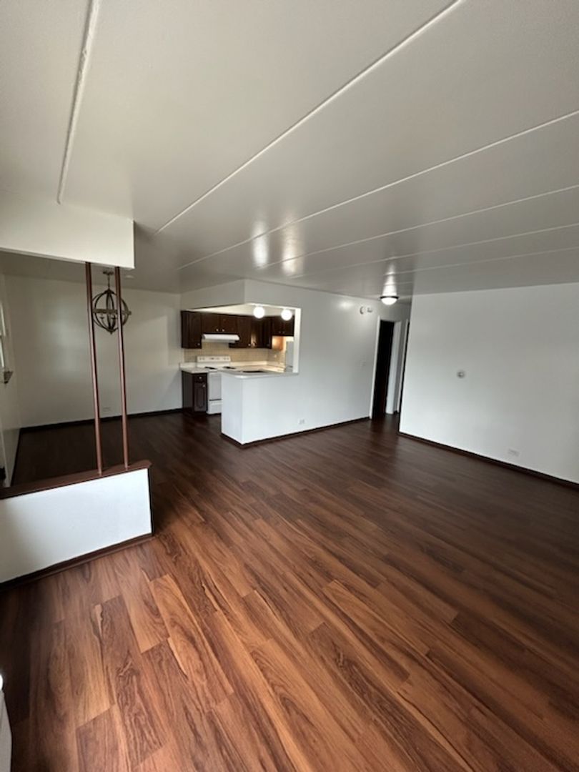 Stickney Apartment: 4219 South Harlem Avenue