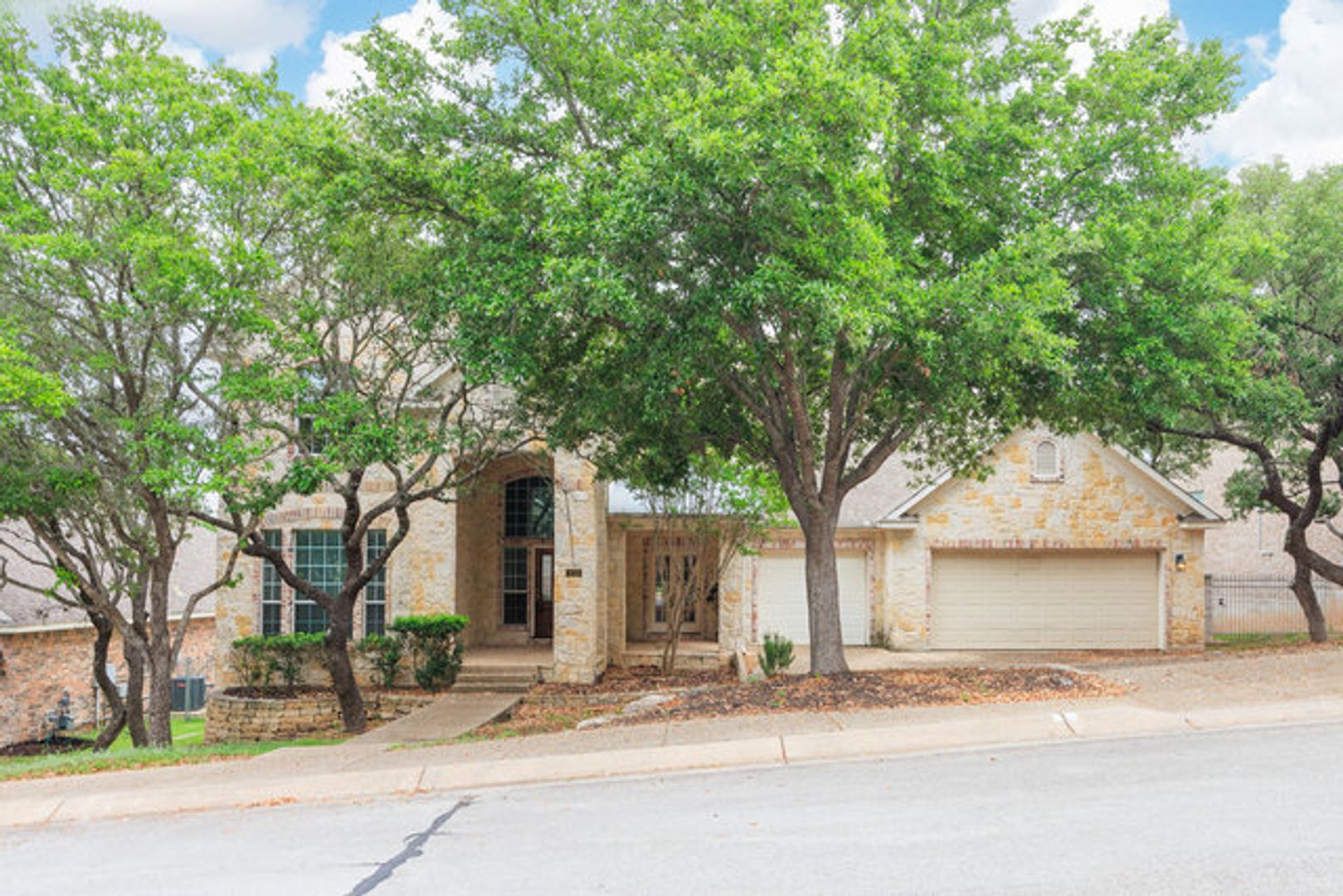 San Antonio House: 410 Cadence Hill