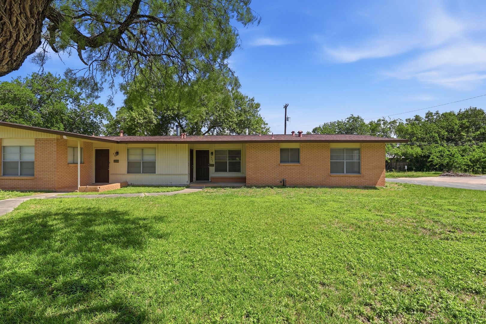 San Antonio House: 803 Oblate
