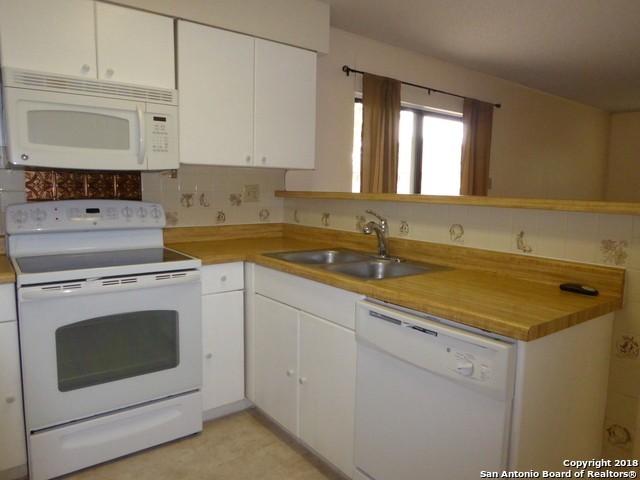 San Antonio House: 11002 Gaylord Dr