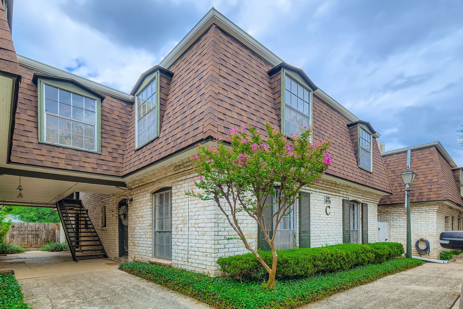 San Antonio House: 1045 Shook Ave. #111C