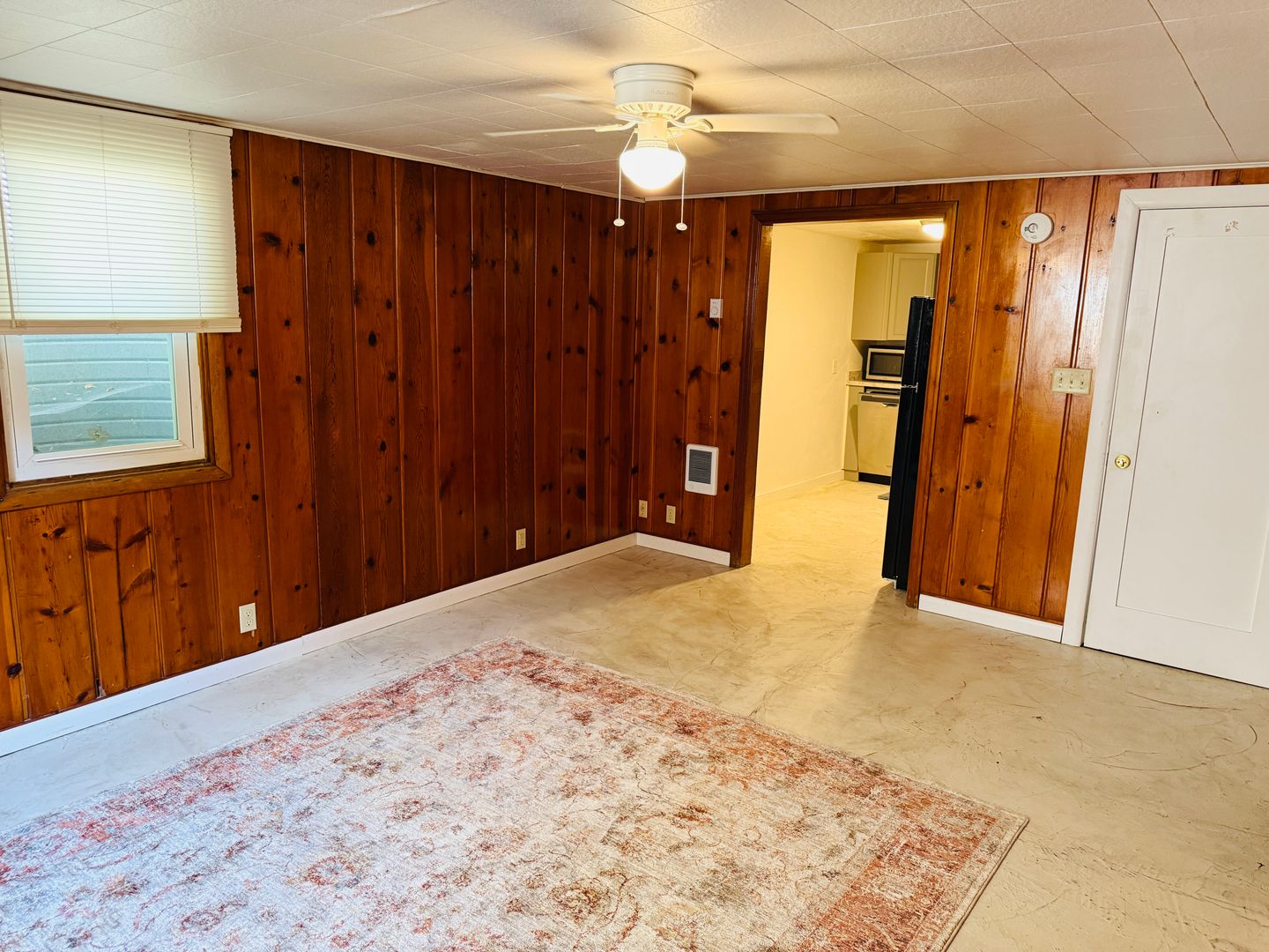 Billings Apartment: 2416 1/2 11th Ave. N.