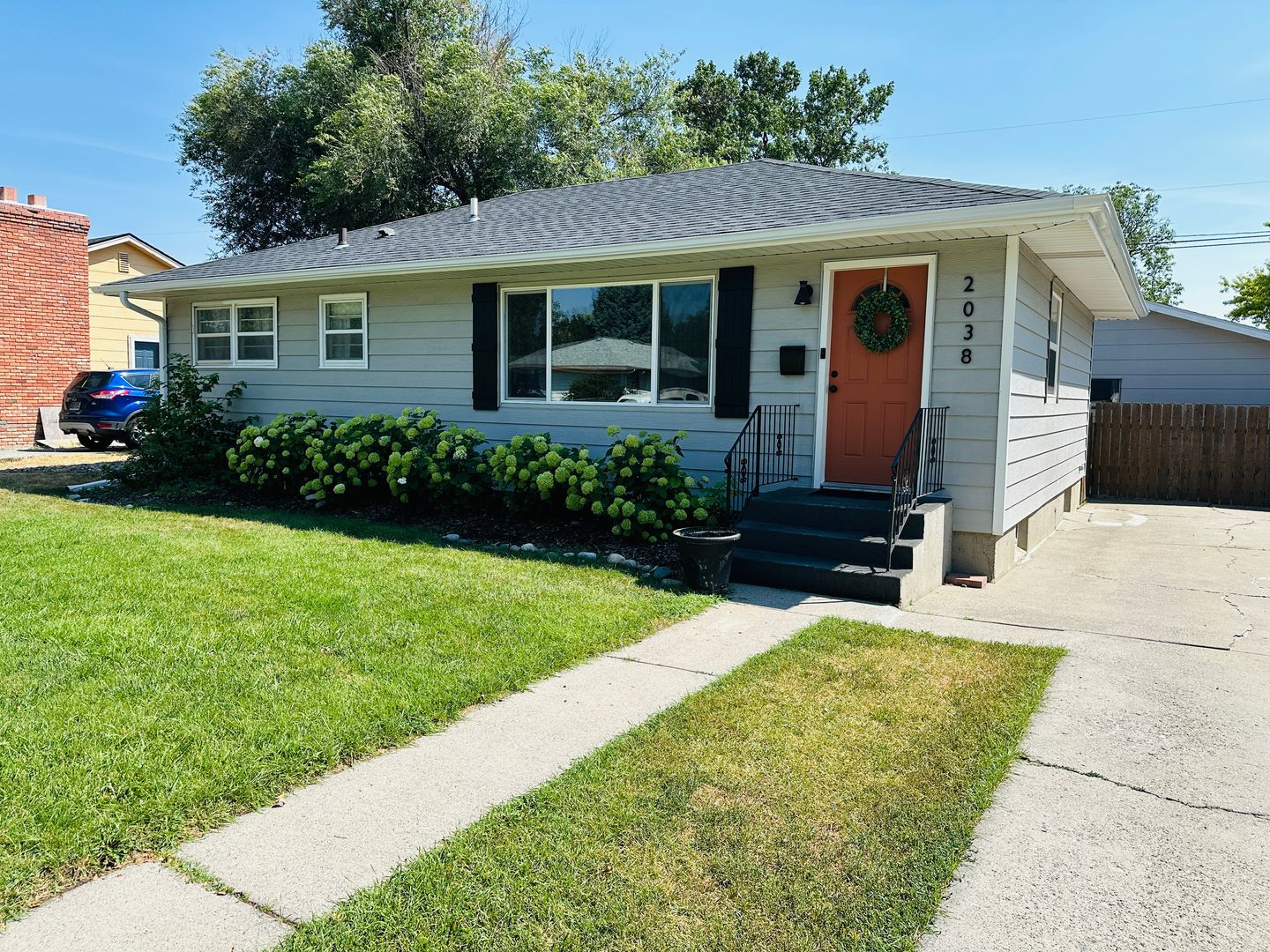 Billings House: 2038 Lewis Ave