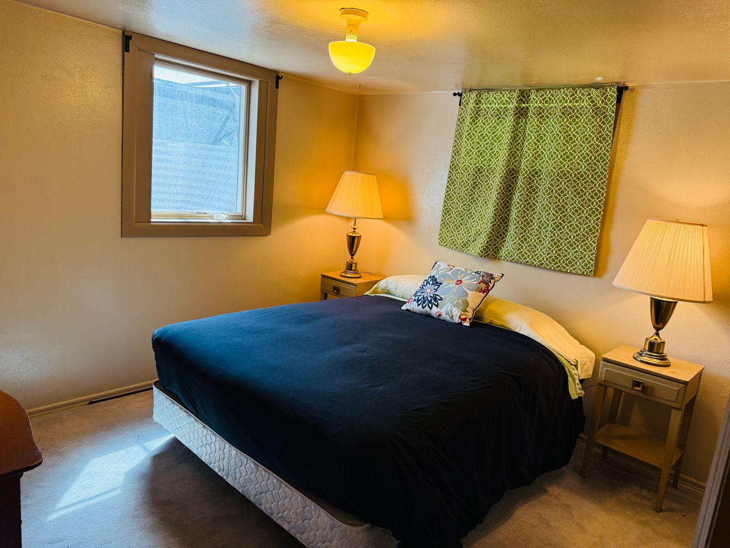 Billings Apartment: 36 1/2 Wyoming Ave