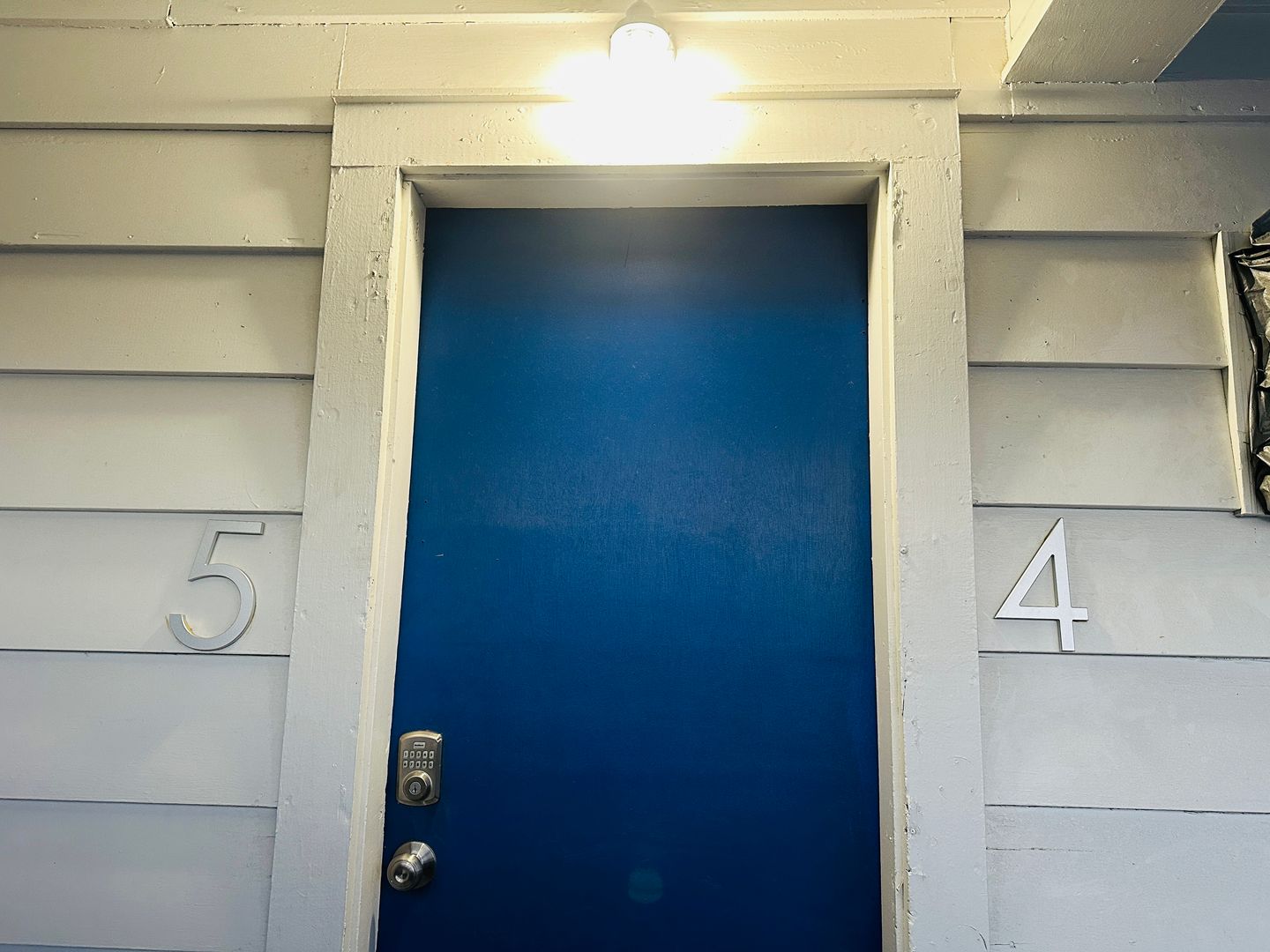 Laurel Apartment: 711 E. Main St. #5
