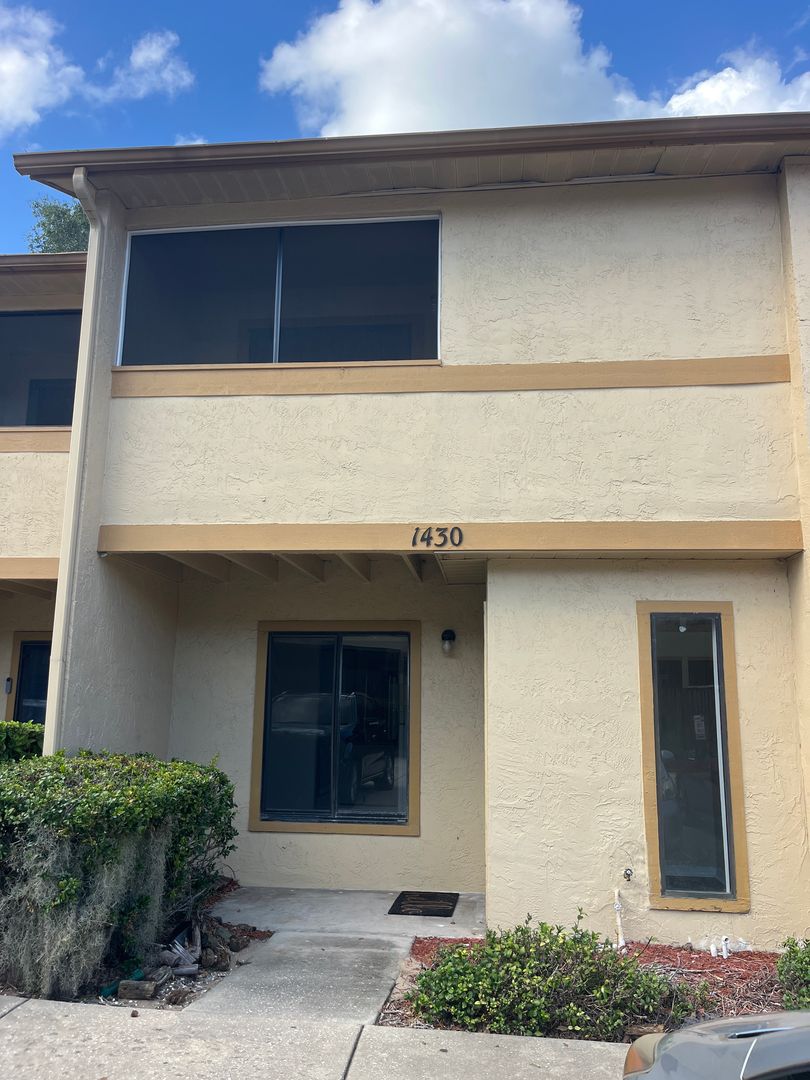 Brandon Townhome: 1430 Highland Ridge Circle