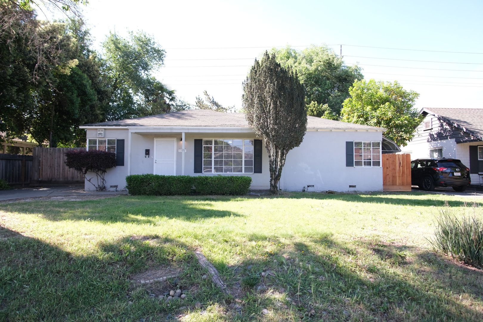 Modesto House: 102 Chabot Ct,