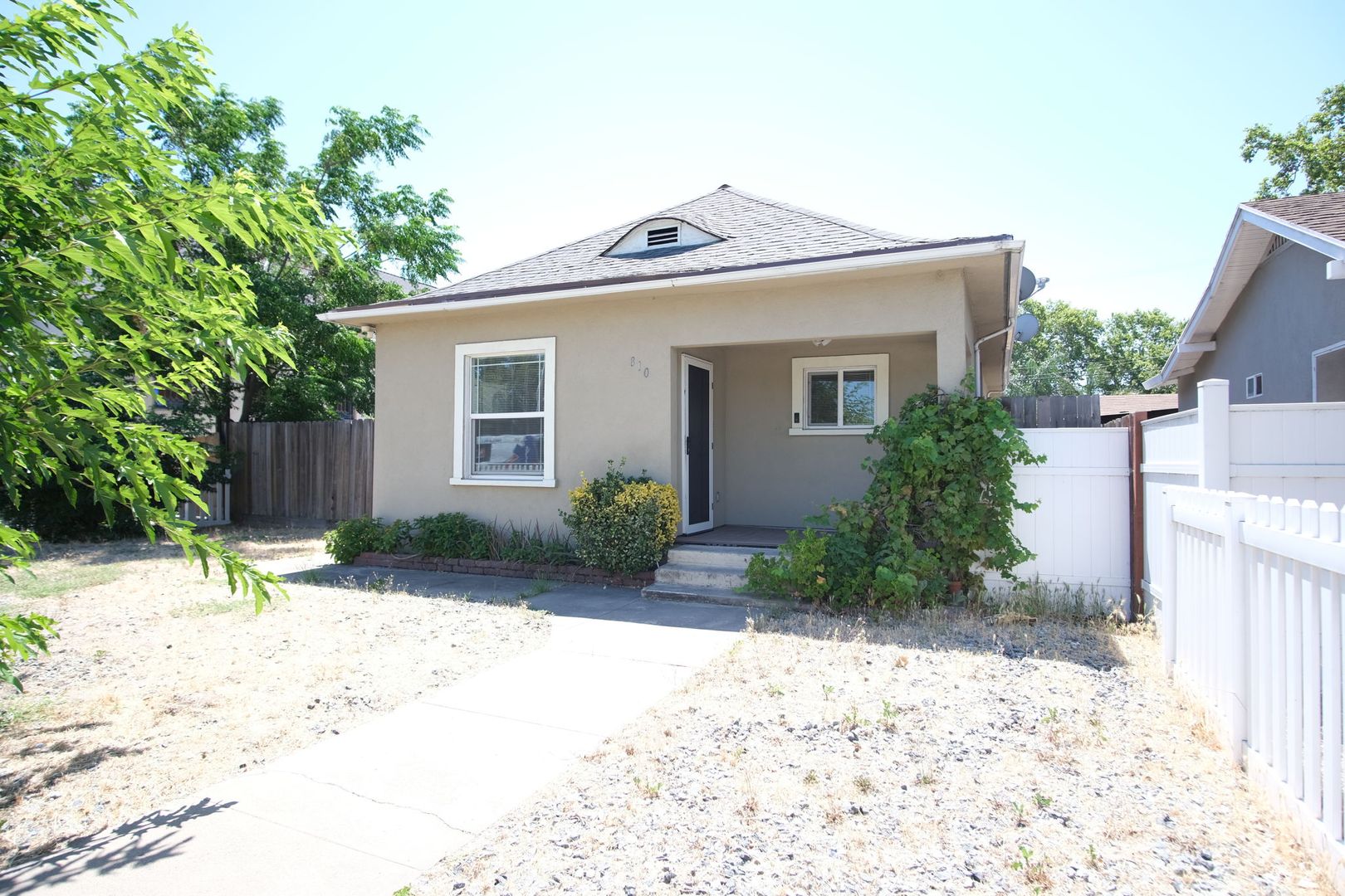 Turlock House: 810 E Olive Ave