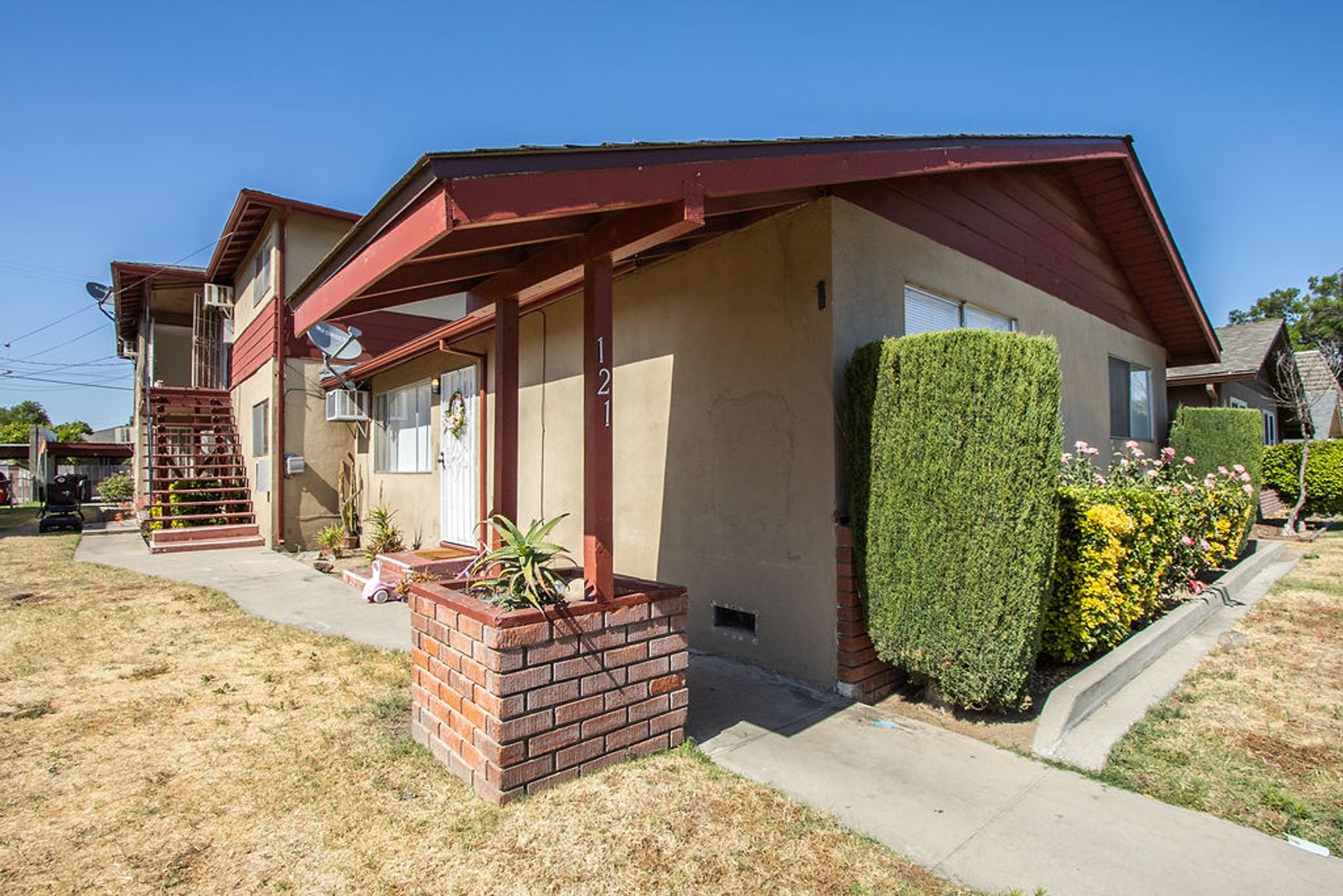 Turlock Apartment: 121 Starr Avenue - Apartment A-D