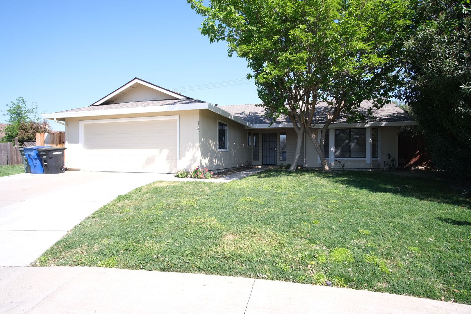 Modesto House: 1645 Electric Court