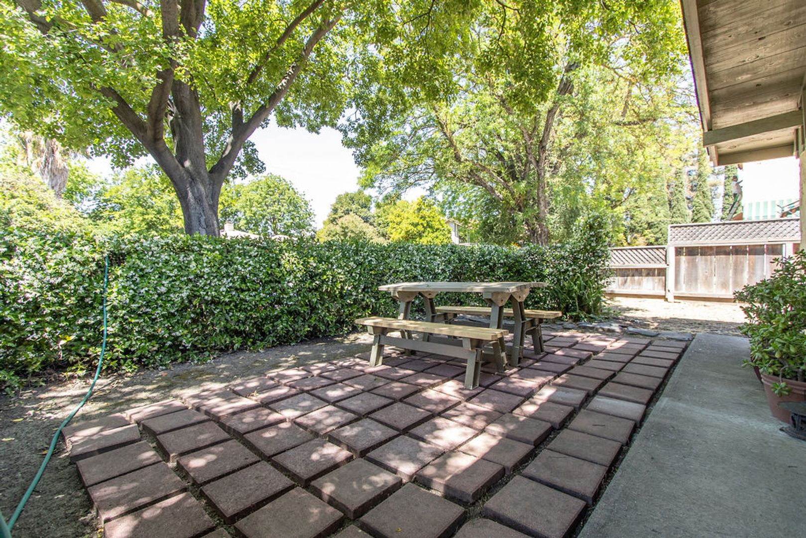 Modesto Apartment: 1024 Hackberry Avenue