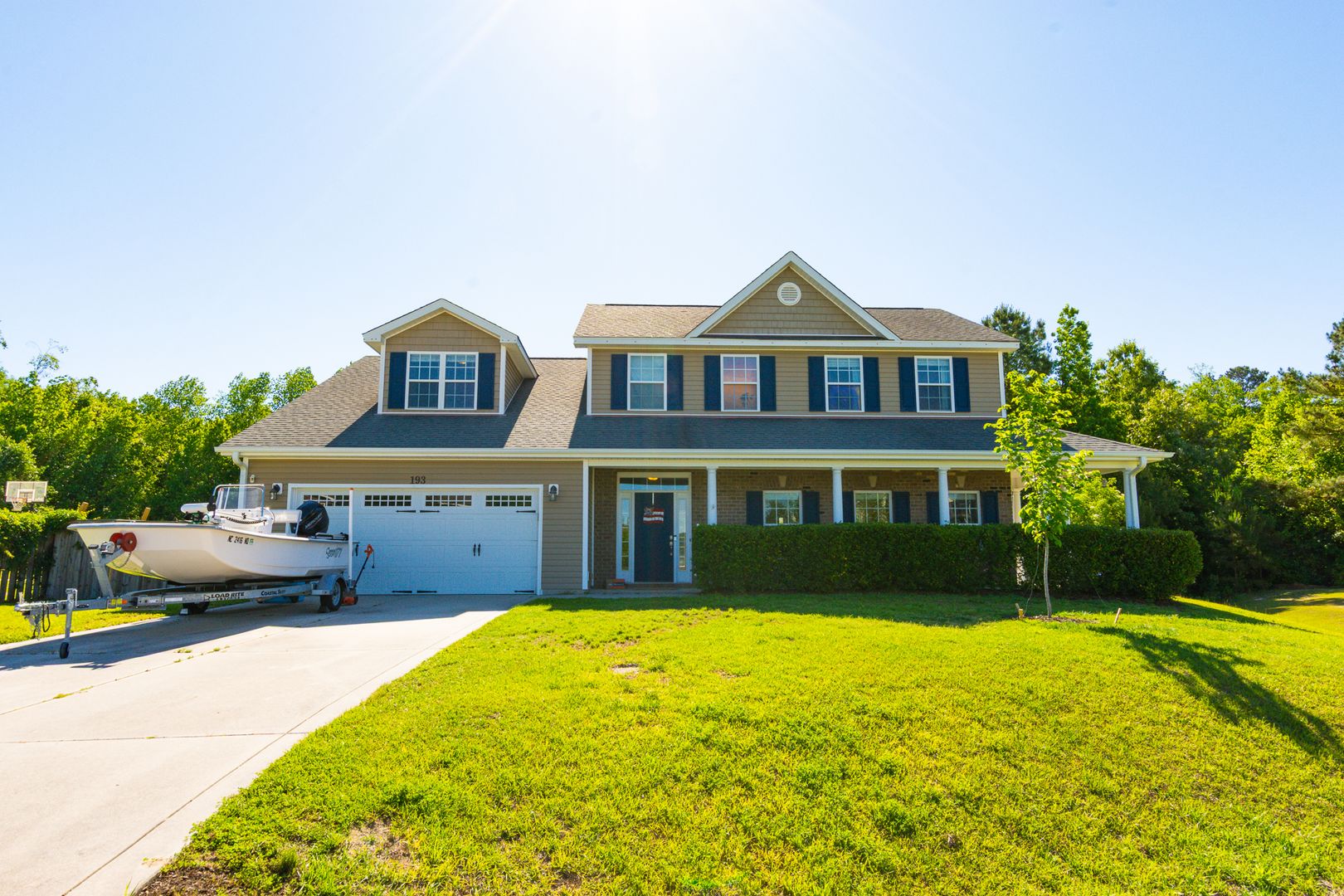 Jacksonville House: 193 River Winding Rd