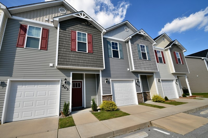 Jacksonville House: 503 Caldwell Loop