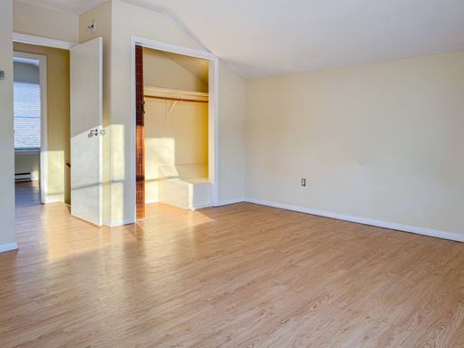 Listing photo thumbnail