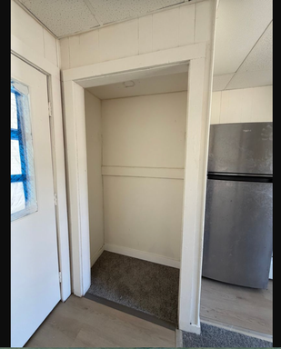 Listing photo thumbnail