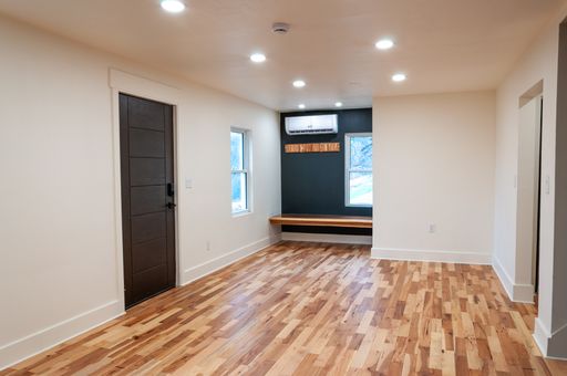 Listing photo thumbnail