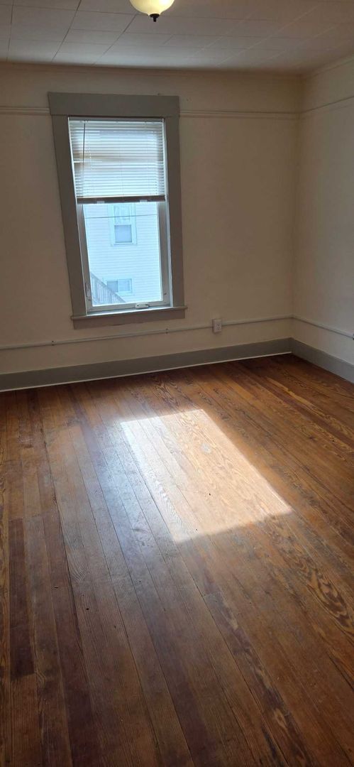 Springfield Apartment: 104 Park Street