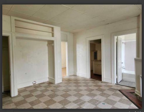 Listing photo thumbnail