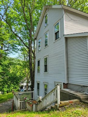 Listing photo thumbnail