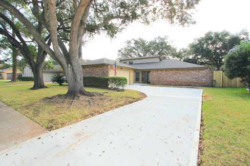 2731 Colony Dr