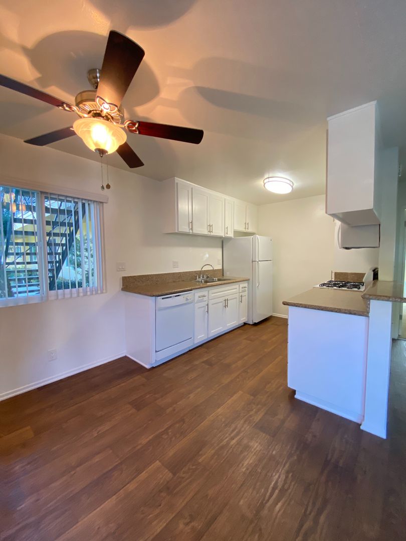 Costa Mesa Apartment: 383 W. Wilson Street