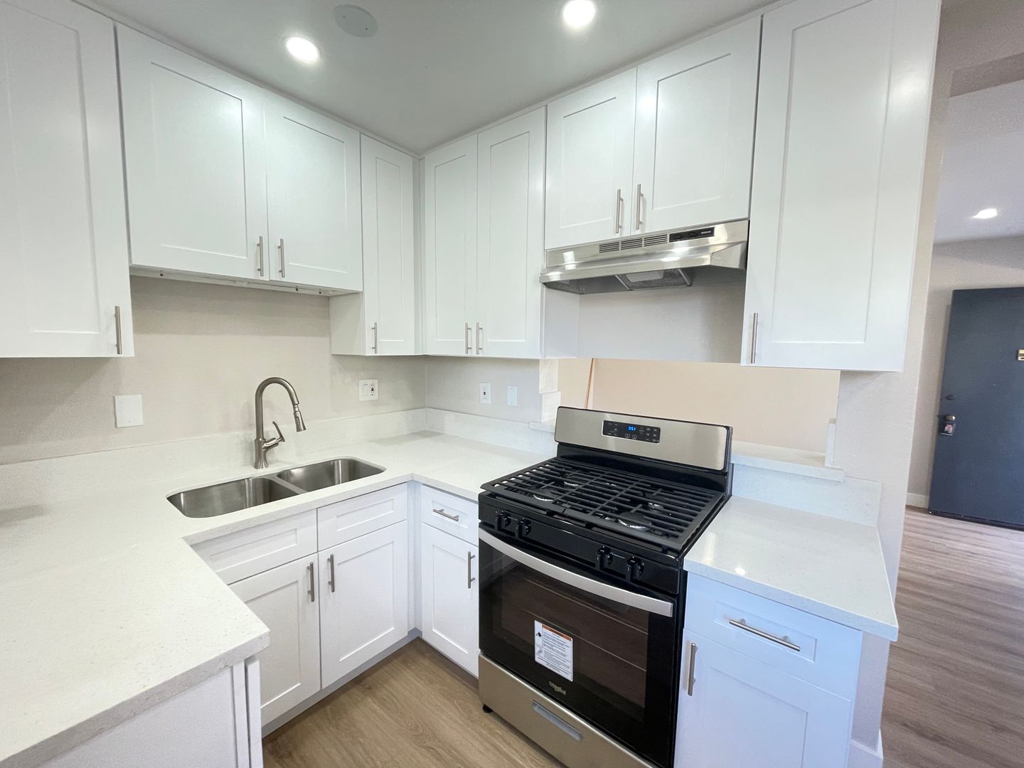Orange Apartment: 500-565 N Citrus St