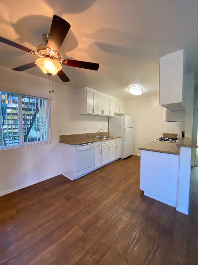 Costa Mesa Apartment: 383 W. Wilson Street