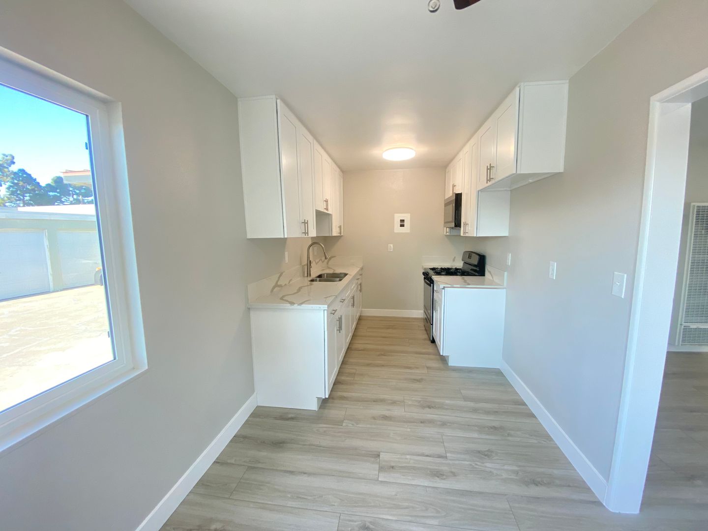 Huntington Beach Apartment: 731 Owen Dr