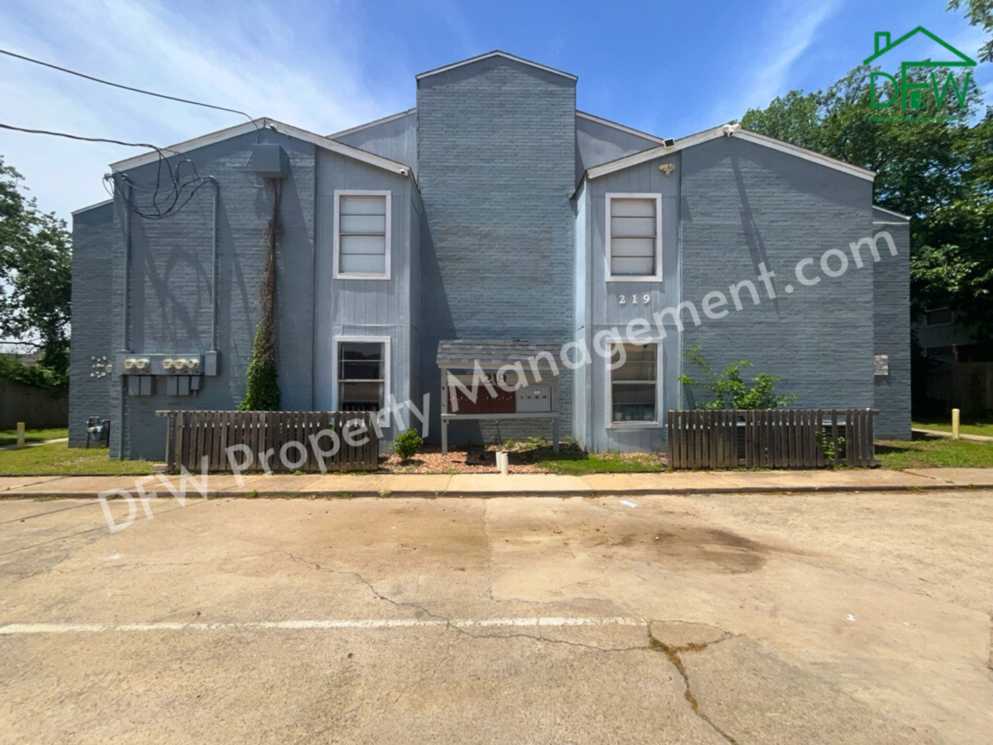 Denton Apartment: 219 Fry St