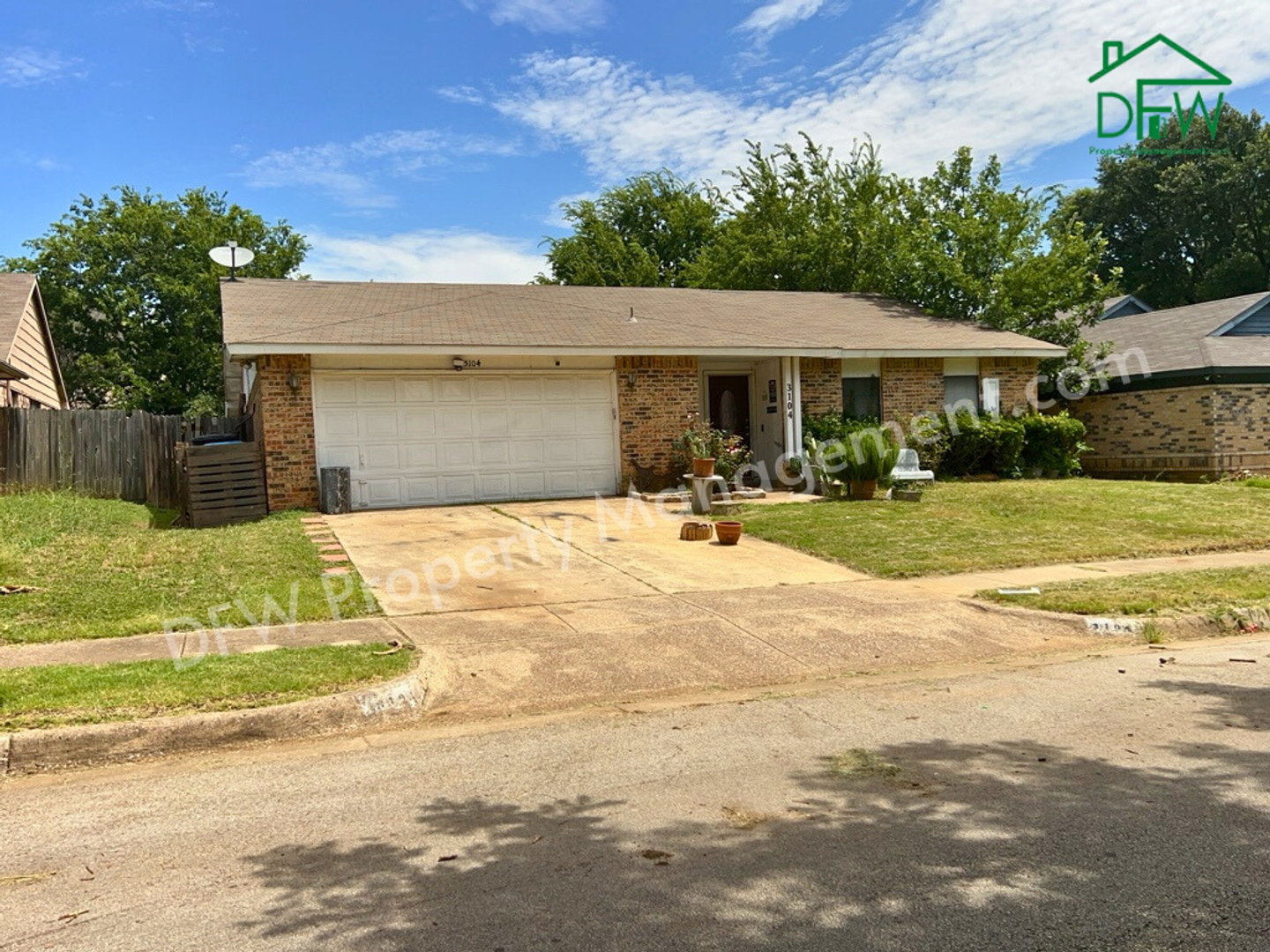 Fort Worth House: 3104 Woodlark Dr